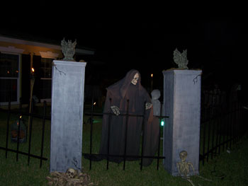 Cemetary entrance 2